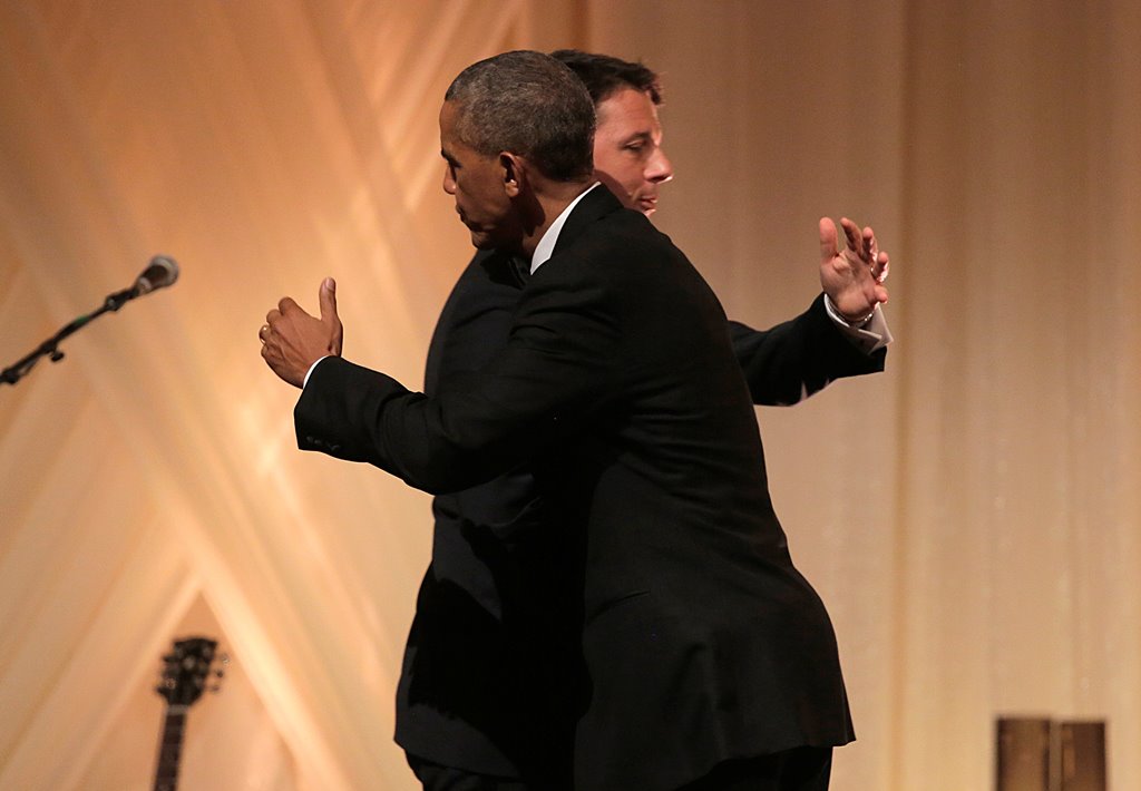 U.S. President Barack Obama and Italian Prime Minister Matteo Renzi hug during an exchange of toasts during a State Dinner at the White House in Washington, U.S., October 18, 2016. Reuters/Joshua Roberts