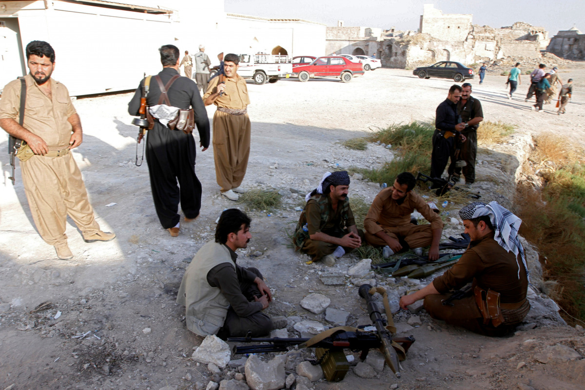 Kurdish forces gather after Islamic State forces militants a major attack on the city of Kirkuk, Iraq, October 21, 2016. (REUTERS/Ako Rasheed)