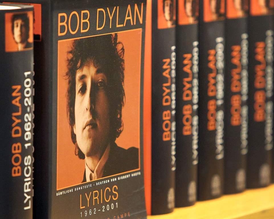 Books of the 2016 Literature Nobel Price winner US Bob Dylan at the booth of publisher Hoffman und Campe at the Frankfurt Book Fair. AFP / AMELIE QUERFURTH
