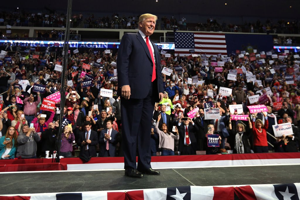 Republican presidential nominee Donald Trump attends a campaign event in Hershey, Pennsylvania, U.S. November 4, 2016. Reuters/Carlo Allegri