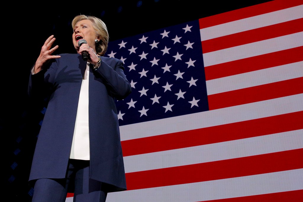 U.S. Democratic presidential nominee Hillary Clinton speaks at a campaign concert featuring Jay Z and Beyonce in Cleveland, Ohio, U.S. November 4, 2016. REUTERS/Brian Snyder
