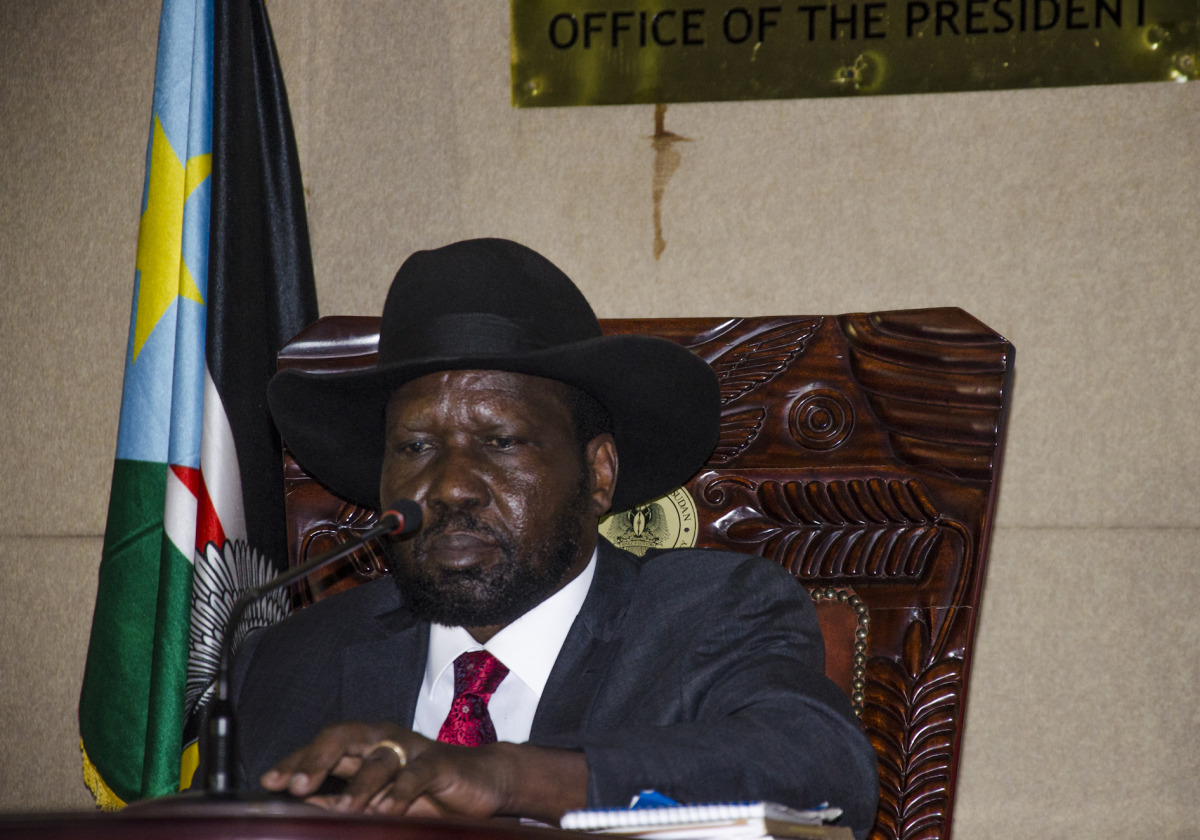 Salva Kiir Mayardit meets government officials at the presidential palace in Juba South, Sudan on August 14, 2016. (AA)