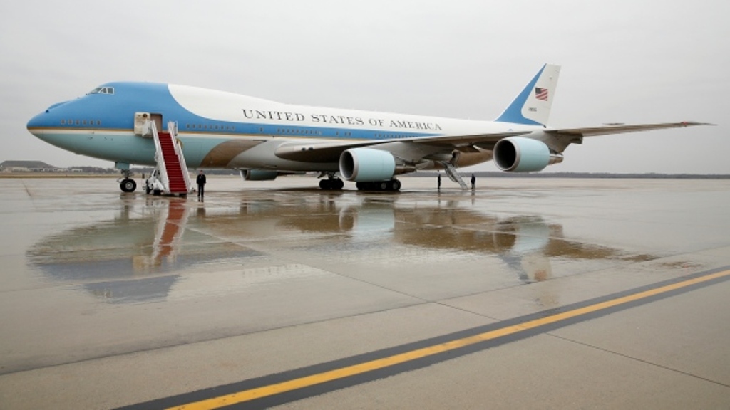 Air Force One sits on the tarmac at Joint Base Andrews in Maryland on Tuesday, the same morning that U.S. president-elect Donald Trump urged the government to cancel the purchase of two new jets from Boeing saying they would be too expensive. (Kevin Lamar