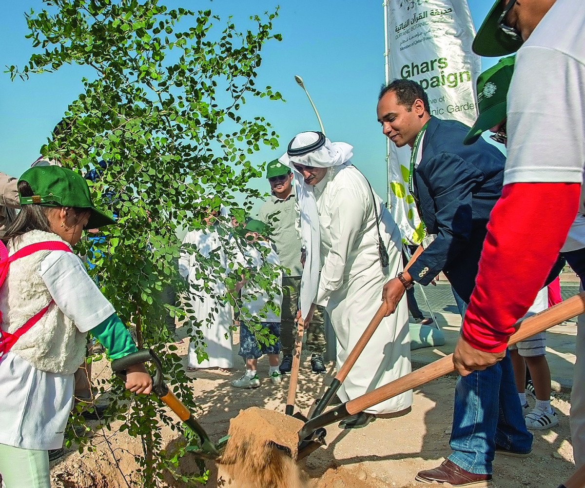 Members of the Qur’anic Botanic Garden (QBG) and the Philippine Institute of Civil Engineers (PICE) planting a tree.