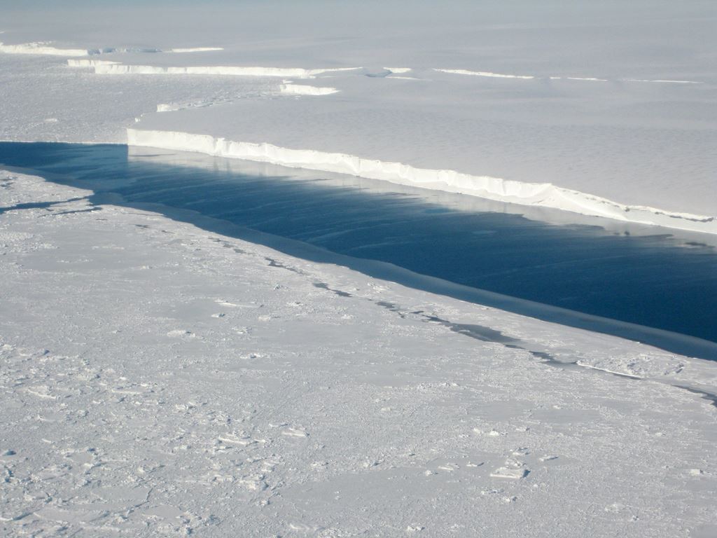 (FILES) This handout file photo taken on October 12, 2008 by NASA shows the ice front of Venable Ice Shelf, West Antarctica. AFP / NASA / JPL-Caltech / UC Irvine