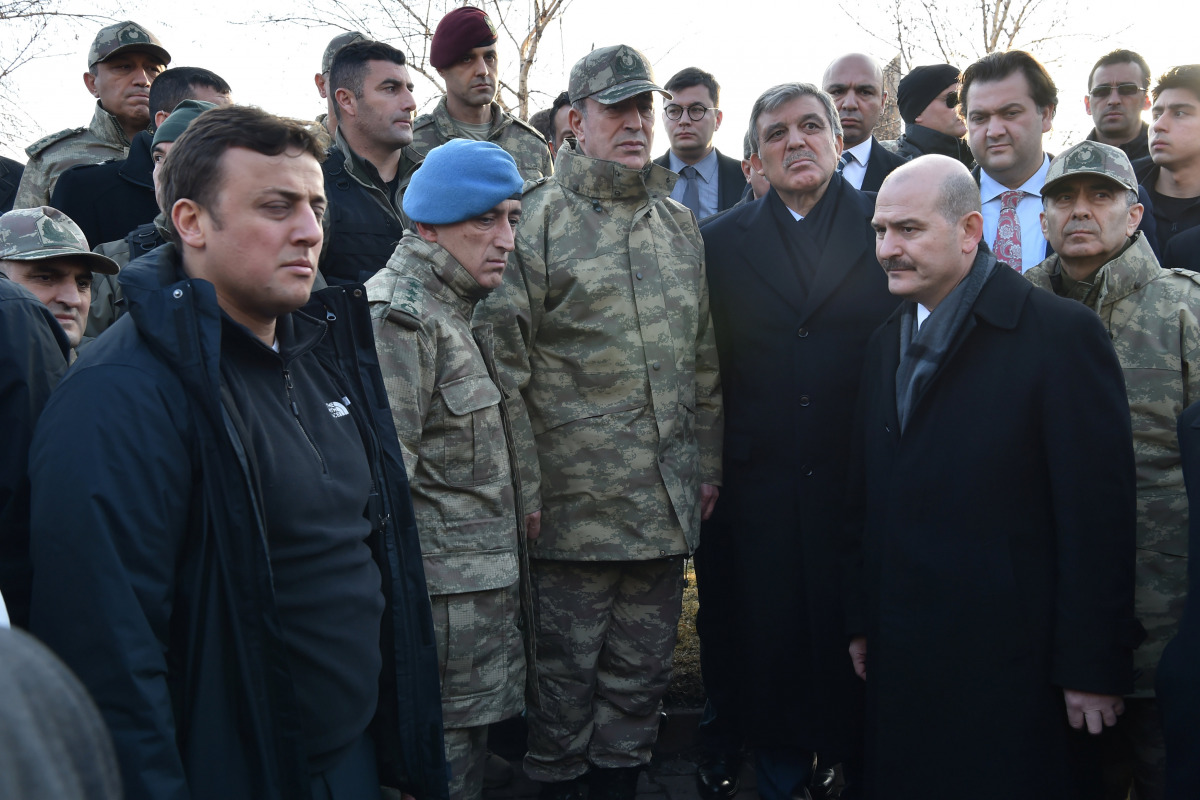 Turkey's Chief of Staff General Hulusi Akar, accompanied by former President Abdullah Gul and Interior Minister Suleyman Soylu, visits the scene of the blast in Kayseri, Turkey December 17, 2016. Turkish Military/Handout via REUTERS
