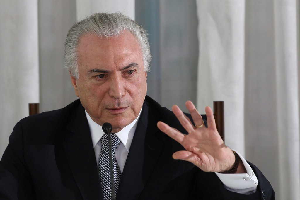 Brazil's President Michel Temer attends a breakfast news conference with journalists for a news conference at Alvorada Palace in Brasilia, Brazil, December 22, 2016. REUTERS/Adriano Machado
