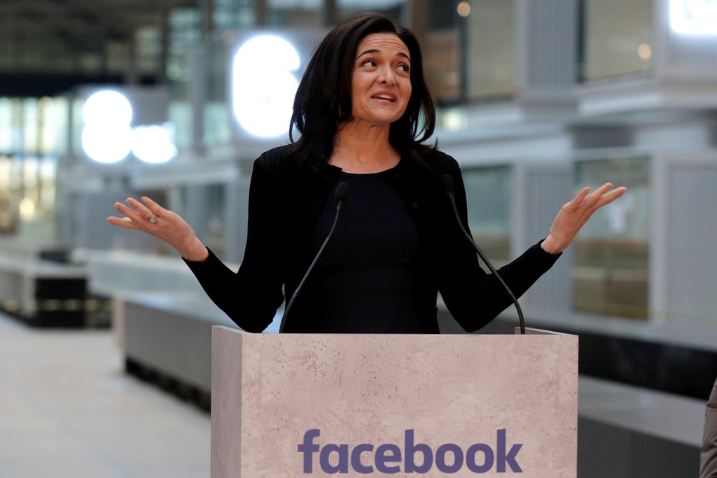 Sheryl Sandberg, Chief Operating Officer of Facebook, delivers a speech during a visit in Paris, France, January 17, 2017, at a start-up companies gathering at Paris' Station F site as the company tries to head off tougher regulation by Germany. REUTERS/P