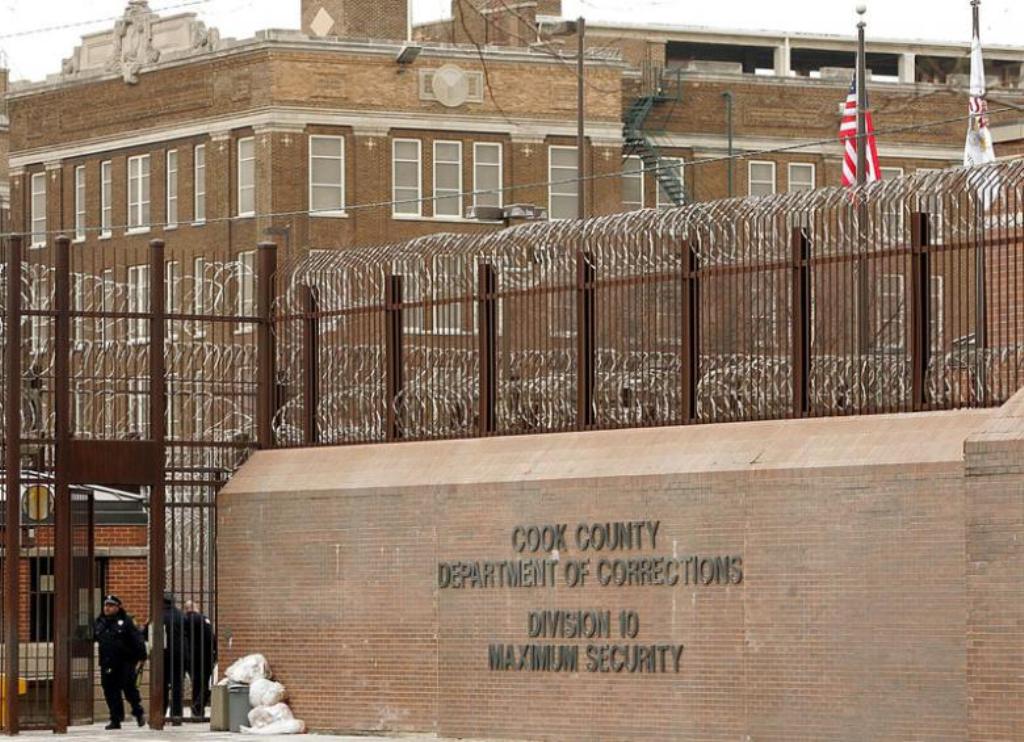 File Photo: Cook County correctional officers enter the maximum security part of the jail in Chicago February 12, 2006. REUTERS/Frank Polich/File Photo