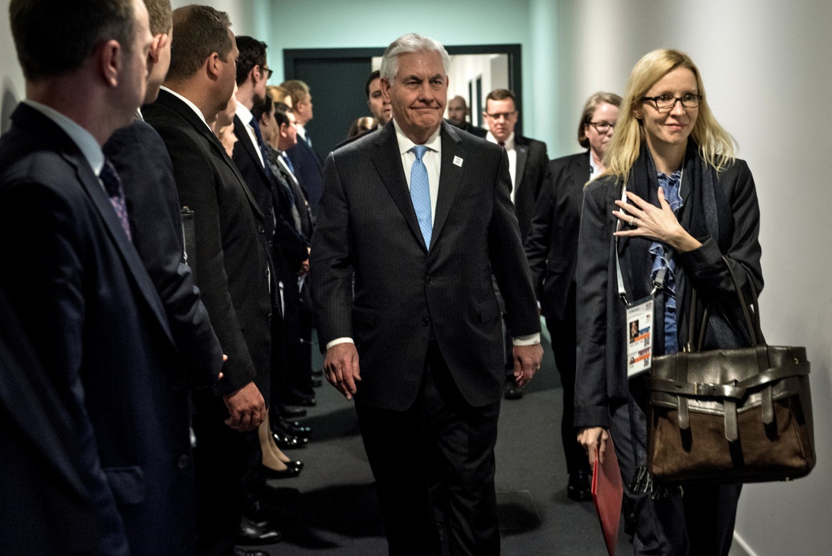US Secretary of State Rex Tillerson (C) walks to a meeting with Russia's Foreign Minister at the World Conference Center in Bonn, Germany February 16, 2017. REUTERS/Brendan Smialowski