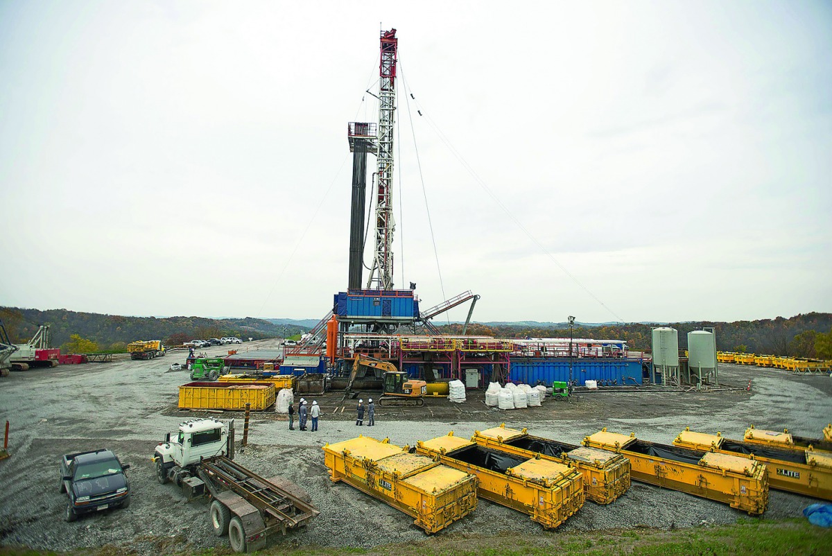 A rig drilling natural gas at a hydraulic fracturing site located atop the Marcellus shale rock formation in Washington Township, USA.