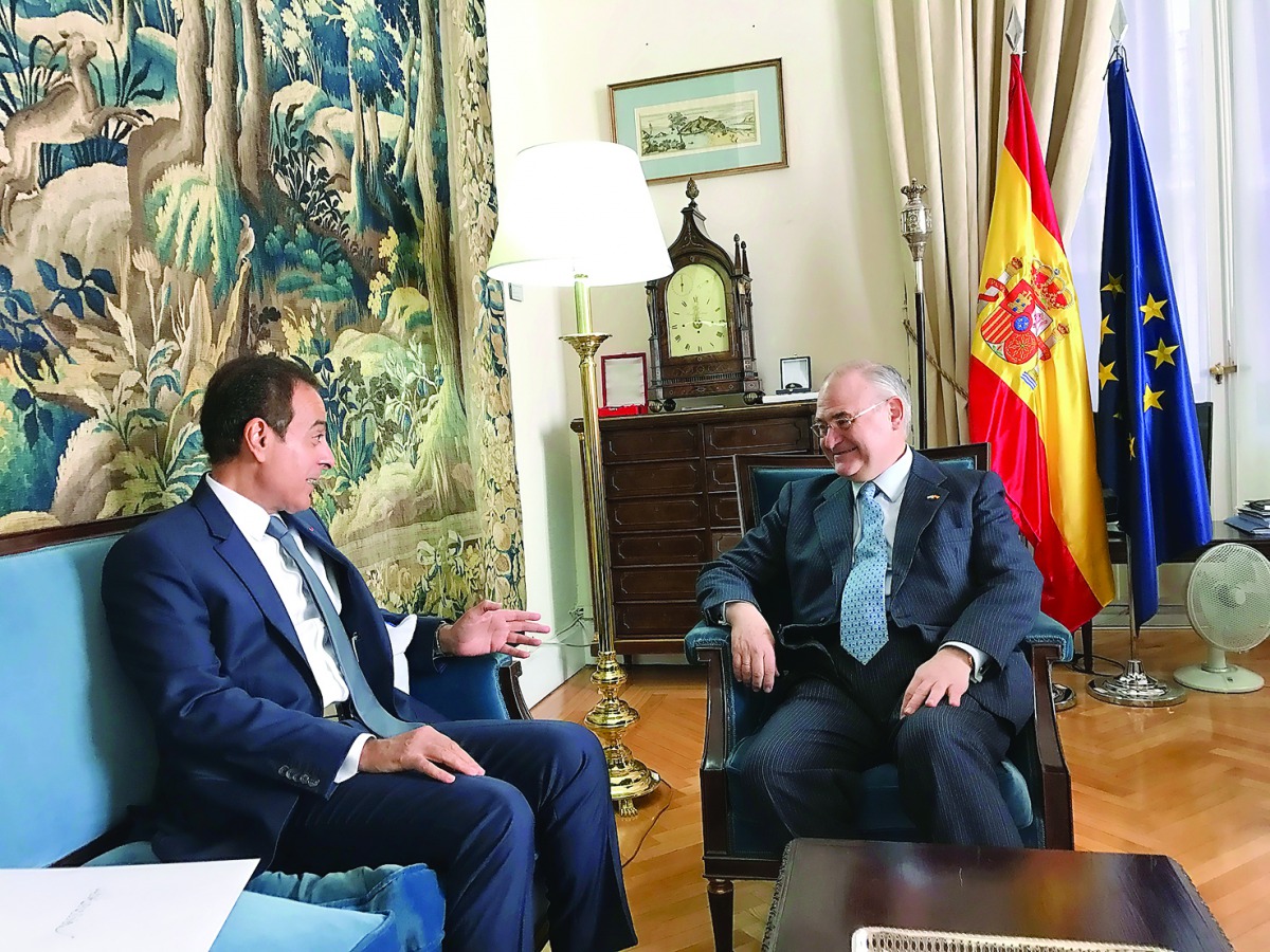 Azerbaijani President Ilham Aliyev met Minister of Education and Higher Education H E Dr Mohammed bin Abdul Wahed Al Hammadi, and the delegation accompanying him on a visit to Azerbaijan. The minister also learned about primary and higher education system