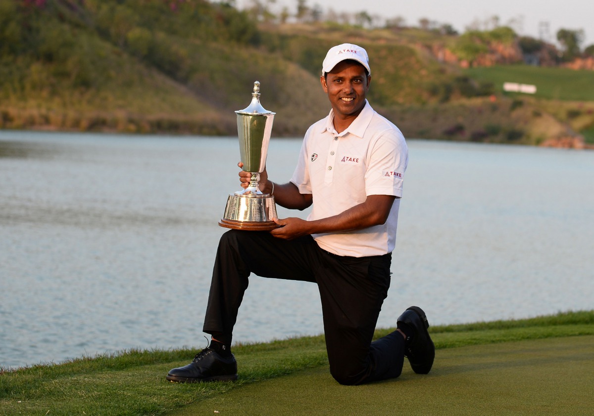 Indian golfer SSP Chawrasia poses with the trophy after he won the Hero Indian Open golf tournament at the Dlf Golf and Country Club in Gurgaon, on the outskirts of the Indian capital New Delhi, on March 12, 2017. (AFP / SAJJAD HUSSAIN)