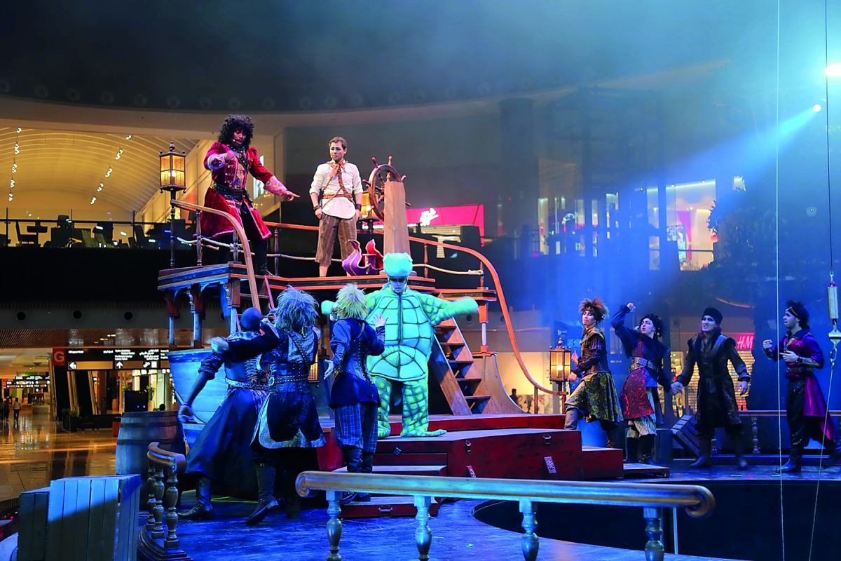 A still from the show Pirates.