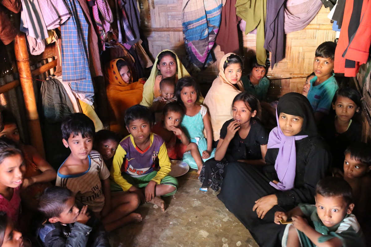 Rohingya Muslims who have been taken shelter in Bangladesh from Myanmar at Leda unregistered Rohingya camp in Takenaf ,Bangladesh on November 26, 2016 (AA) 