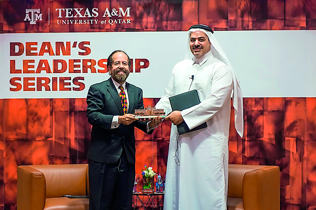 Yasser Al Jaidah, CEO of Qatar Cool, receiving a memento at Texas A&M University at Qatar. 