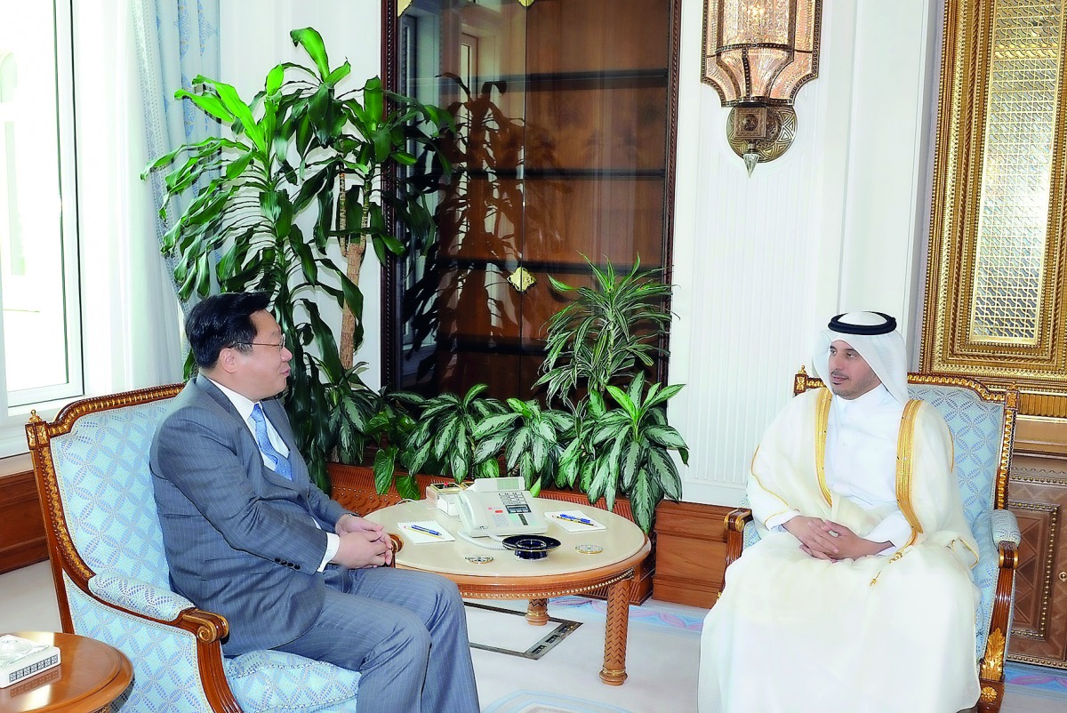Prime Minister and Interior Minister H E Sheikh Abdullah bin Nasser bin Khalifa Al Thani met with South Korea's Minister of Trade, Industry and Energy Joo Hyung-hwan and his accompanying delegation. The two sides reviewed areas of cooperation and ways of 
