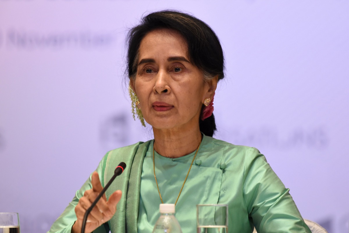 Myanmar State Counsellor Aung San Suu Kyi speaking at the International Enterprise Global Conversation on November 30, 2016  in Singapore. AFP / Roslan Rahman