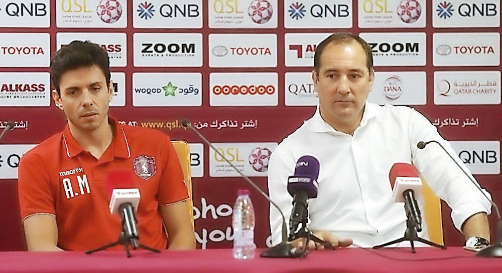 Shahania coach Igor Štimac and player Álvaro Mejía, attending a press conference in Doha yesterday. 
