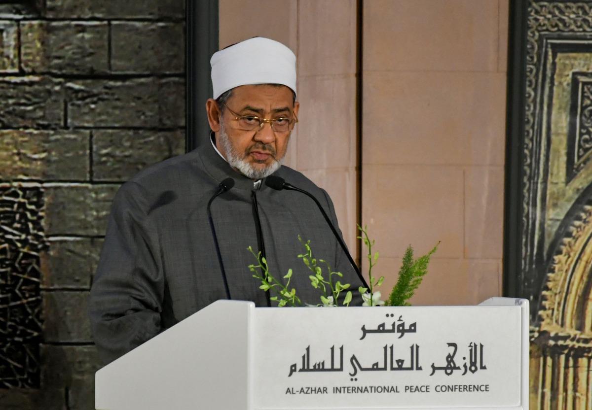 This file photo taken on April 28, 2017 shows Sheikh Ahmed al-Tayeb, the Grand Imam of Al-Azhar, delivering a speech during the visit of Pope Francis to the prestigious Sunni institution in Cairo. AFP / Andreas Solaro