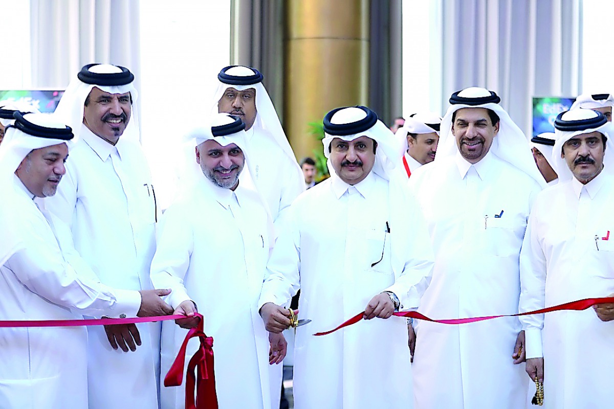 Mohammed Ahmed Al Ubaidali, member of the board of directors of Qatar Chamber (left); Mohammed bin Tawar Al Kawari, Vice-Chairman of QC; Dr Khalid Al Hur, Director of Higher Education Institute; Sheikh Khalifa bin Jassim Al Thani (fourth right), Chairman 