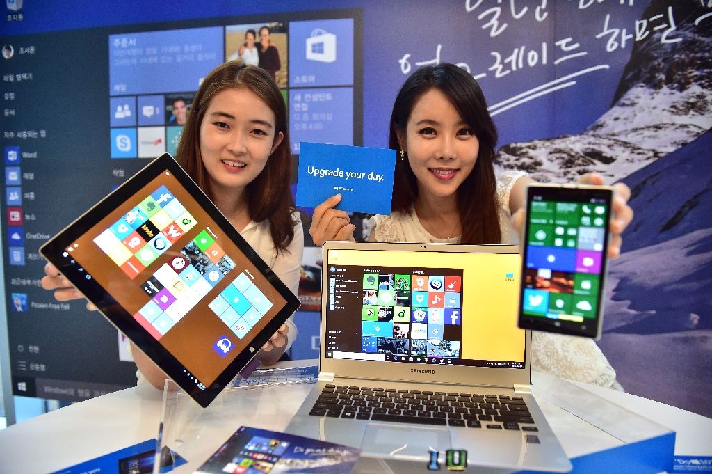 FILE PHOTO: Windows 10 Microsoft skipped directly from Windows 8 (AFP / Jung Yeon-Je) 