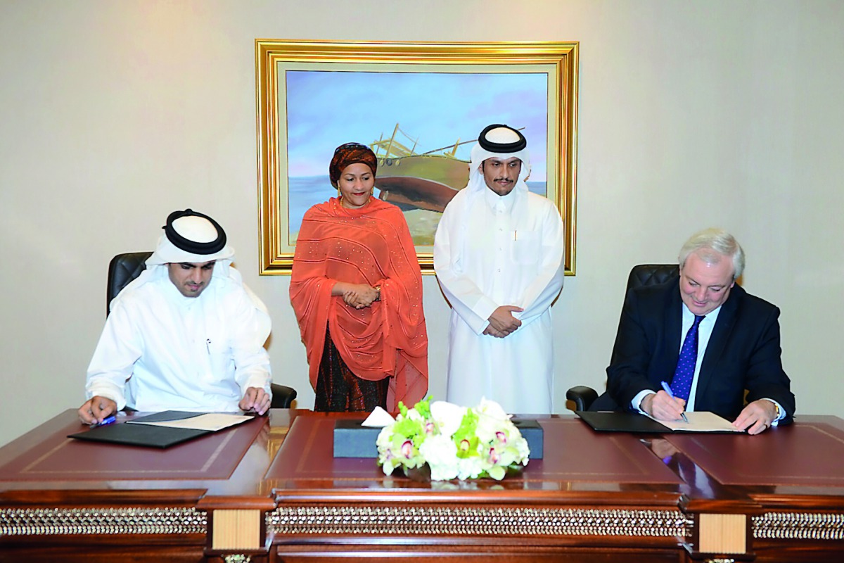 Minister of Foreign Affairs H E Sheikh Mohammed bin Abdulrahman Al Thani witnessing the signing of the agreement between Qatar Fund for Development and OCHA.