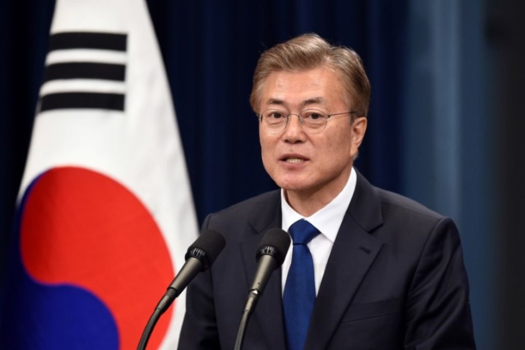South Korea's President Moon Jae-In speaks during a press conference at the presidential Blue House in Seoul on May 10, 2017. REUTERS/Jung Yeon-Je/Pool REUTERS.