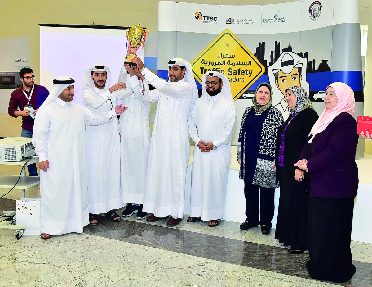 The winners of Traffic Safety Ambassadors Program with officials.