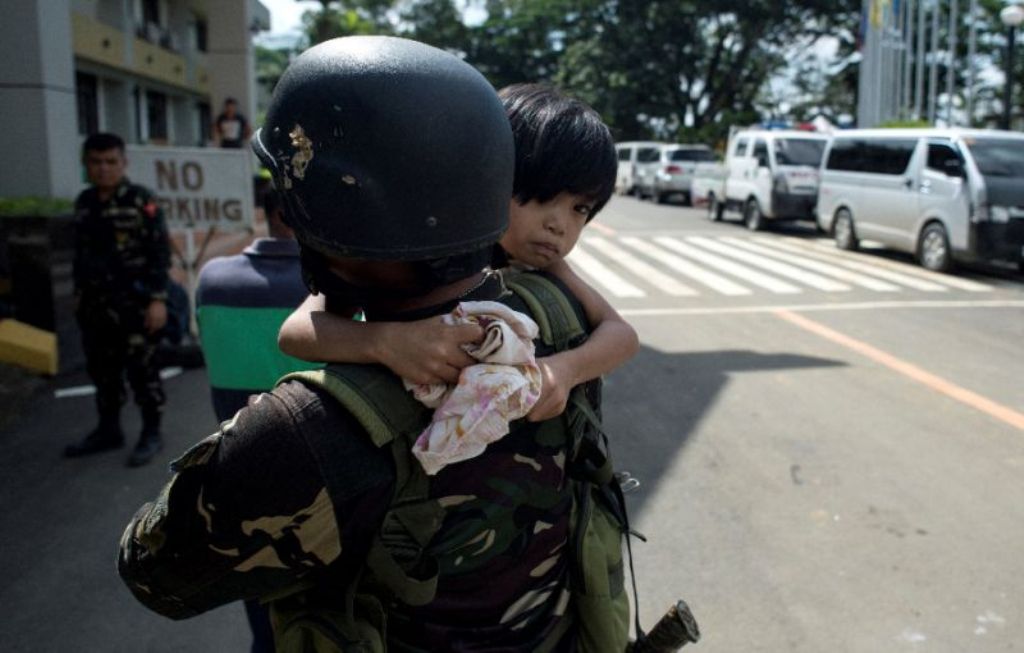 Most people have fled the city of Marawi, which normally has a population of 200,000, but authorities fear that hundreds remain trapped in areas controlled by the militants (AFP Photo/RODY).