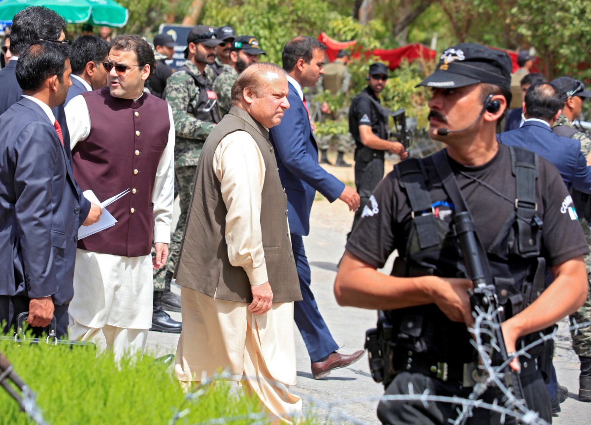 Pakistan's Prime Minister Nawaz Sharif leaves after appearing before a Joint Investigation Team (JIT) in Islamabad, Pakistan June 15, 2017. (REUTERS/Faisal Mahmood)
