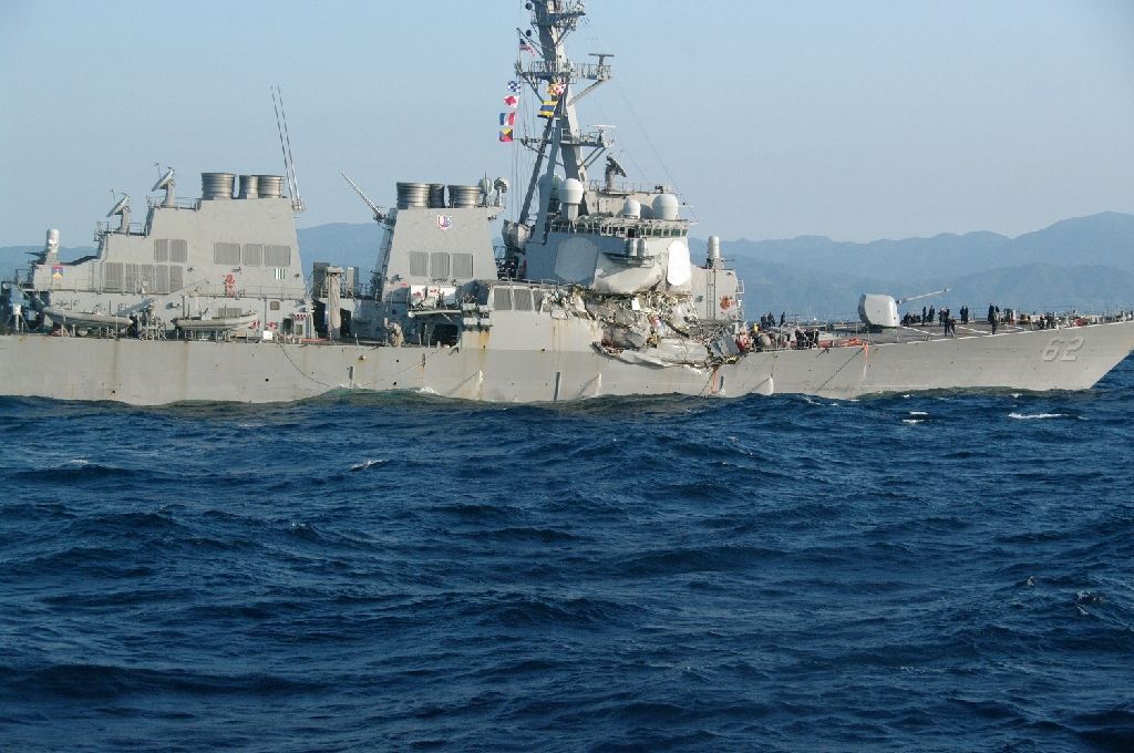 Damaged guided missile destroyer USS Fitzgerald is seen after colliding with a Philippine-flagged container ship on June 17, 2017 (AFP Photo/-).