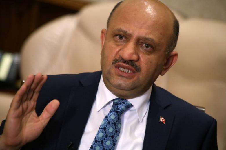 Defence Minister Fikri Isik (file photo / Reuters)