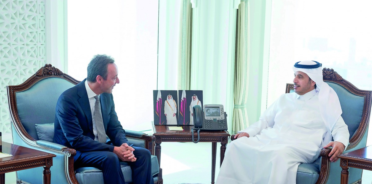 Prime Minister and Interior Minister H E Sheikh Abdullah bin Nasser bin Khalifa Al Thani met yesterday Airbus Chief Executive Officer, Fabrice Bregier, and his delegation. Talks dealt with bilateral cooperation, especially in the field of aviation.