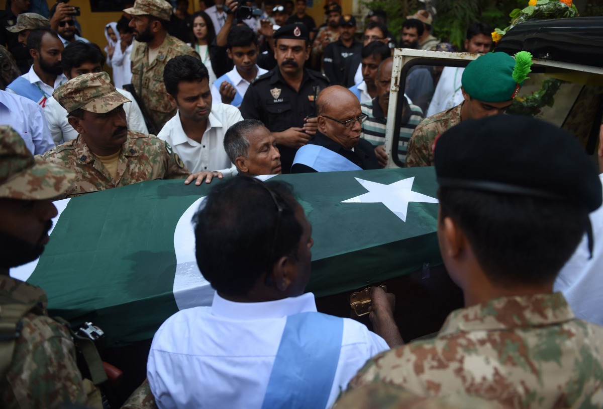 Pakistani Army personnel and members of the Marie Adelaide Leprosy Centre transport the coffin of Ruth Pfau, a German nun who devoted her life to combatting leprosy in Pakistan, to an ambulance during her funeral ceremony in Karachi on August 19, 2017. AF