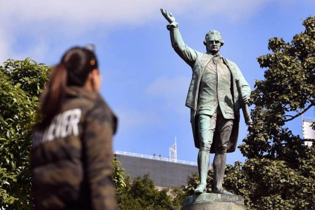 A statue of Captain James Cook stands in Sydney's Hyde Park on Aug 25, 2017. Photo: AFP.