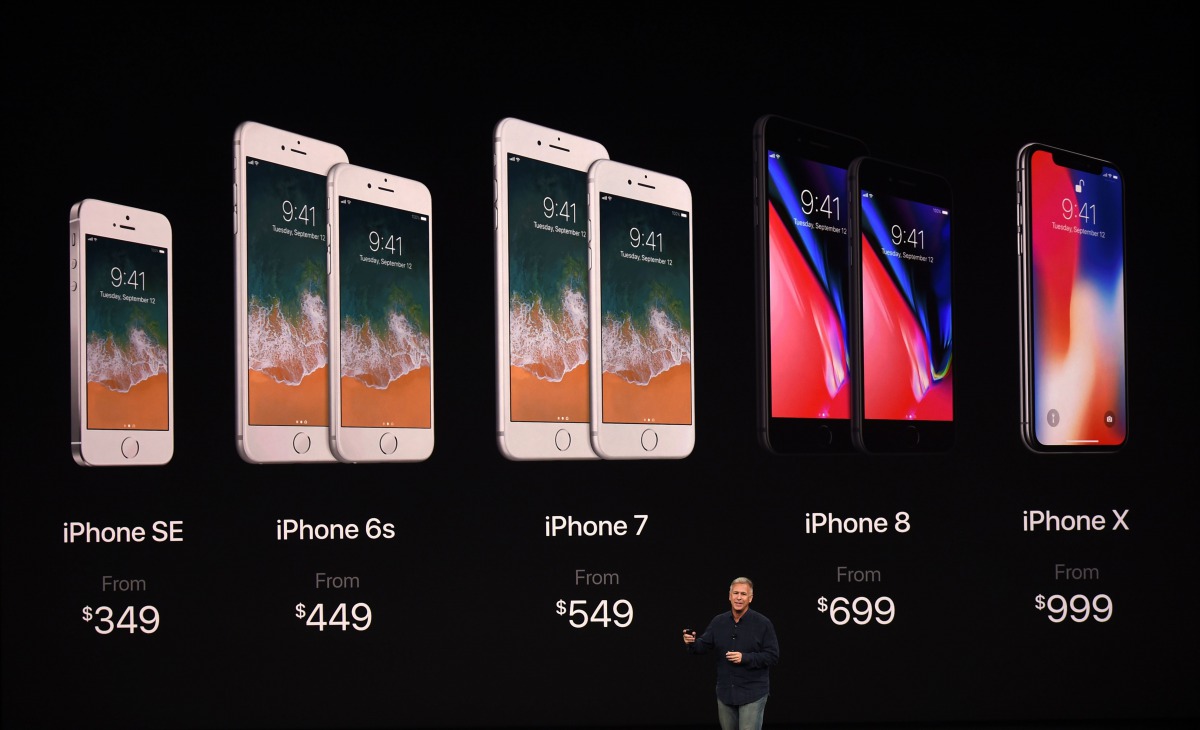 Senior Vice President of Worldwide Marketing at Apple Philip Schiller introduces the new iPhone lineup at Apple headquarters in Cupertino California on September 12, 2017 (AFP / Josh Edelson) 