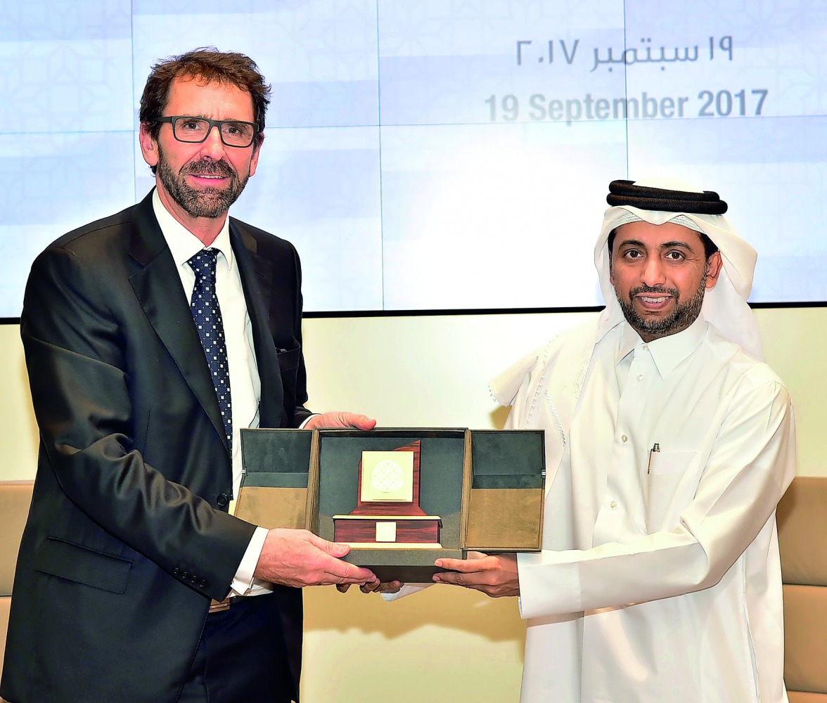QU President, Dr Hassan Al Derham (right), and Sidra Chief Executive Officer,  Peter Morris, during the event. 