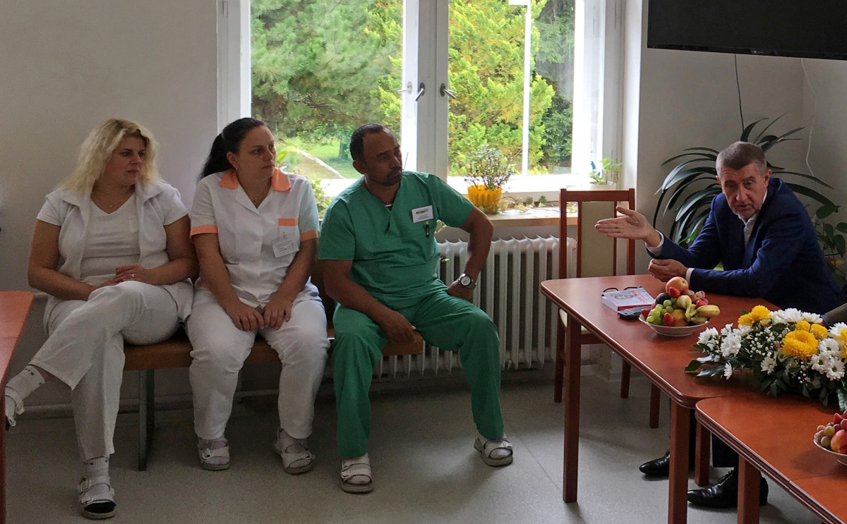 The leader of ANO party Andrej Babis speaks to the medical staff of a hospital in the town of Varnsdorf, Czech Republic, September 21, 2017. Reuters/Robert Muller