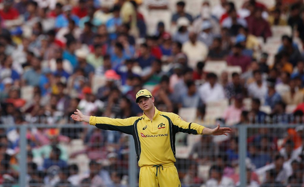  Australia's captain Steven Smith adjusts the field. REUTERS/Adnan Abidi