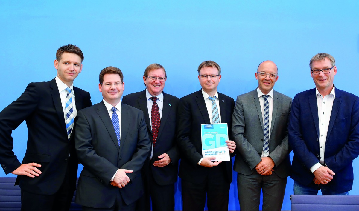 L-R) Ferdinand Fichtner, DIW Berlin, Oliver Holtemoeller, IWH Leibniz-Institut, Roland Doehrn, RWI Leibniz-Institut, Stefan Kooths, Kiel Institute for the World Economy, Timo Wollmershauser, ifo Institut and Klaus-Juergen Gern, Kiel Institute for the Worl