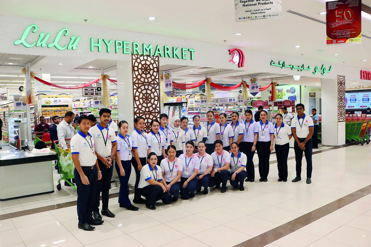 Volunteers during the cancer awareness programme organised by Lulu Group and Qatar Cancer Society. 