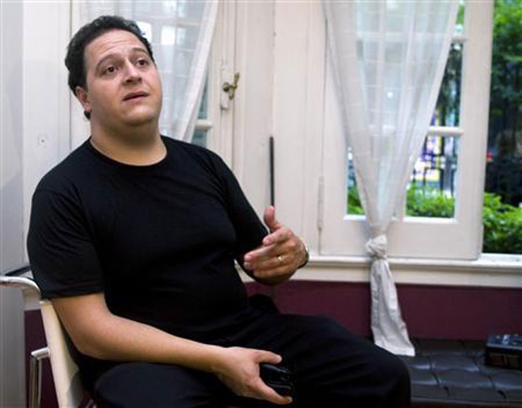 Sebastian Marroquin, son of deceased Colombian drug lord Pablo Escobar Gaviria, speaks during an interview in Buenos Aires, November 6, 2009. Reuters/Enrique Marcarian