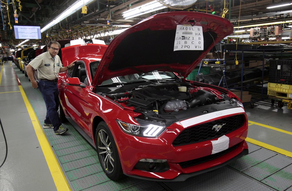 FILE PHOTO: A 2015 Ford Mustang vehicle moves down the production line at the Ford Motor Flat Rock Assembly Plant in Flat Rock, Michigan, August 20, 2015. REUTERS/Rebecca Cook/File Photo