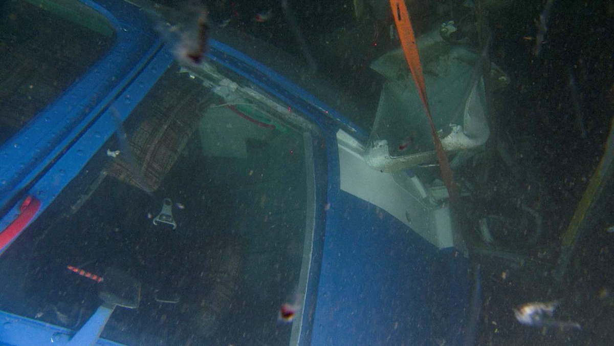 Underwater picture of the wreckage of Russian helicopter missing since Thursday October 26, outside Barentsburg, Svalbard (Spitsbergen), October 29, 2017. G.O. Sars/NTB scanpix/via Reuters