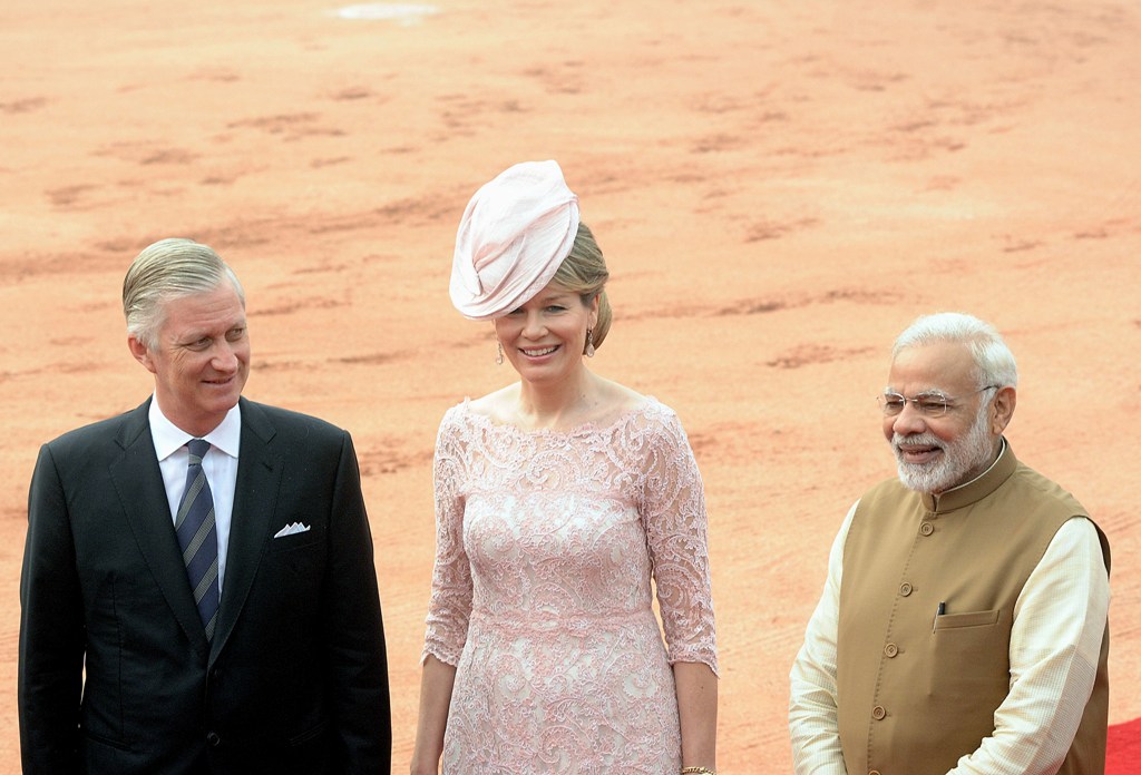 A photo of Belgium's King Philippe (L) and Queen Mathilde (C) as they are being welcomed by Indian Prime Minister Narendra Modi (R) during an official welcoming ceremony at the Indian Presidential Palace in New Delhi, India on November 07, 2017. Anadolu A