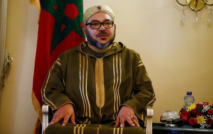 King Mohammed VI of Morocco reviews a guard of honour at the National palace during his state visit to Ethiopia's capital Addis Ababa, November 19, 2016. Reuters/Tiksa Negeri