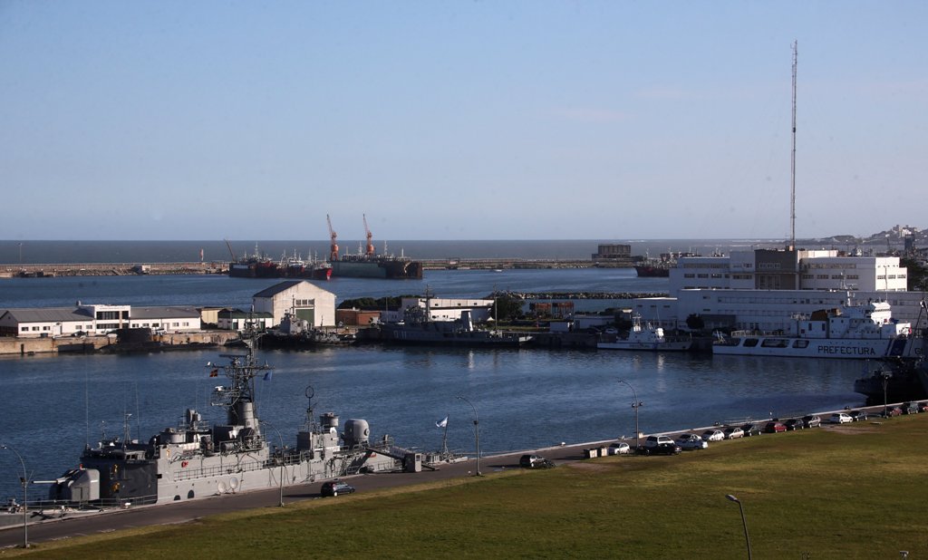 Ships are seen at an Argentine Naval Base, where the missing at sea ARA San Juan submarine sailed from, in Mar del Plata, Argentina November 18, 2017. REUTERS/Marcos Brindicci.