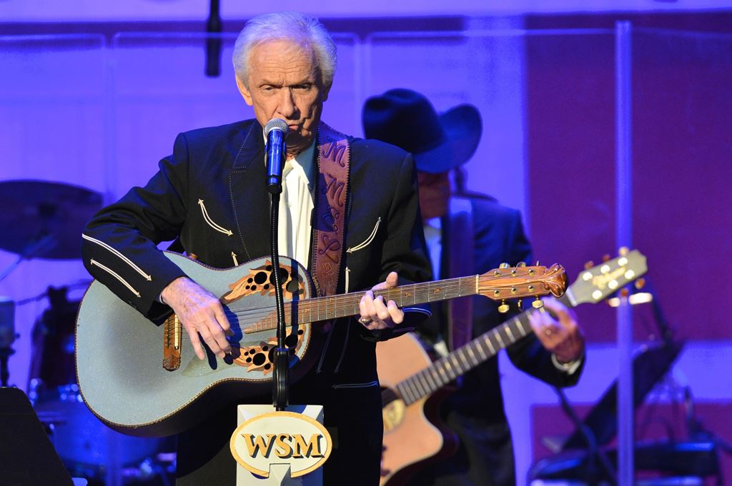 (FILES) This file photo taken on June 06, 2014 shows recording artist Mel Tillis performing at The Grand Ole Opry in Nashville, Tennessee. AFP / GETTY IMAGES NORTH AMERICA / Jason DAVIS