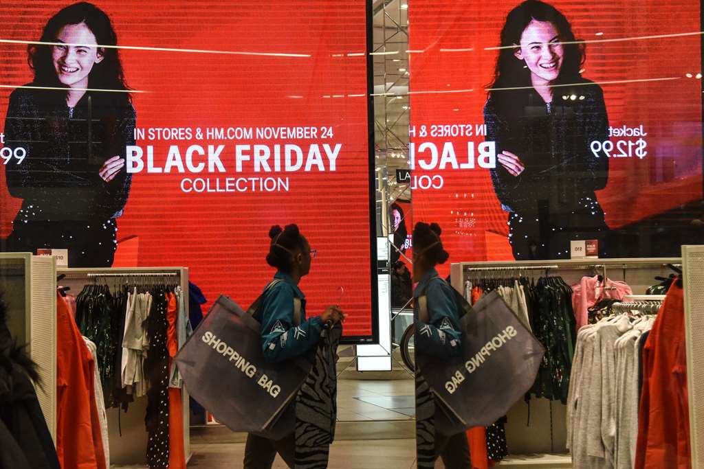 NEW YORK, NY - NOVEMBER 24: People shop at a H&M store on 